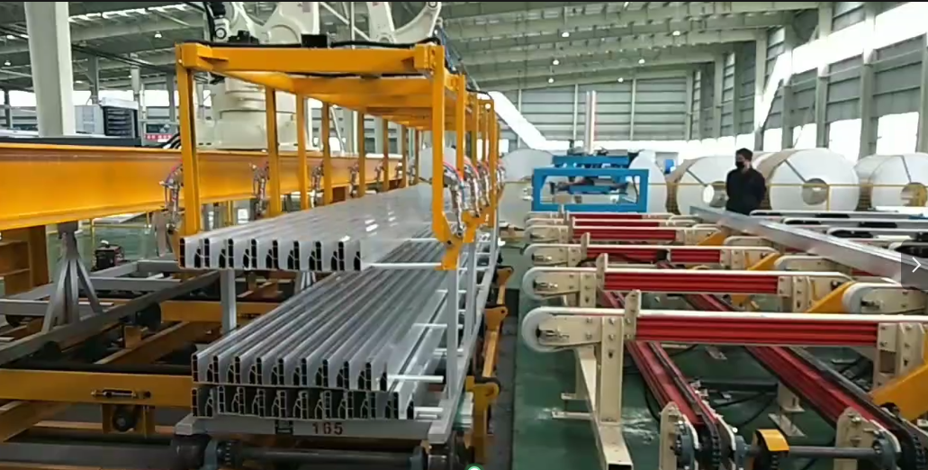 光伏邊框自動(dòng)裝框機(jī)器人